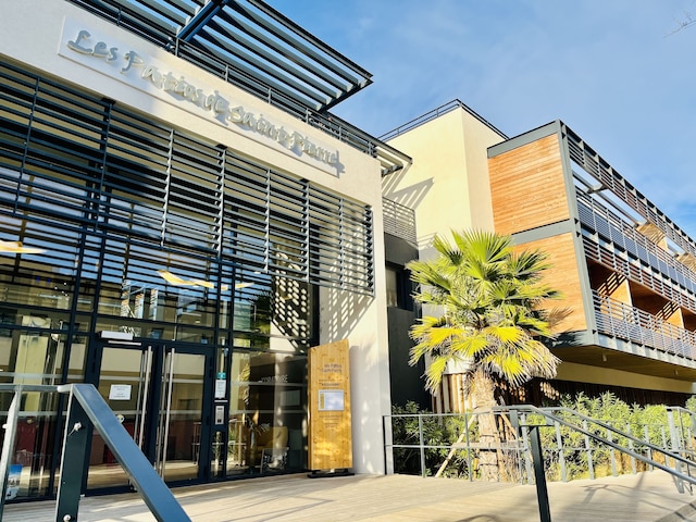 レ パティオス ドゥ サン ピエール