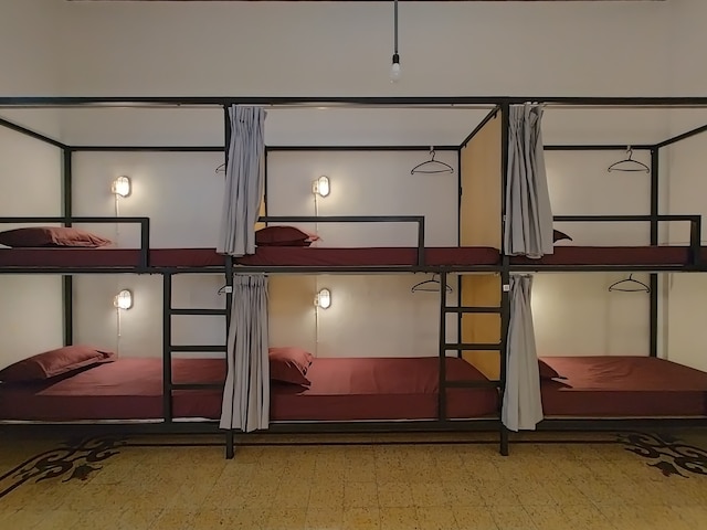 セメル ホステル マラン