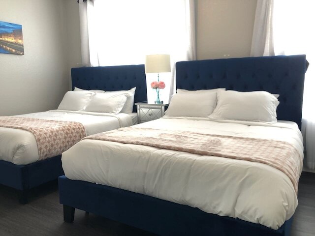 タイドビュー 166 · ニュー ウルトラ モダン & スーパー クリーン 3 フル スイーツ