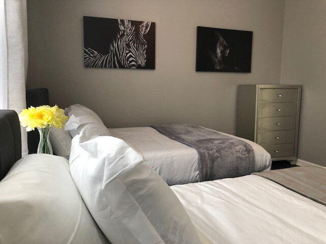 タイドビュー 166 · ニュー ウルトラ モダン & スーパー クリーン 3 フル スイーツ