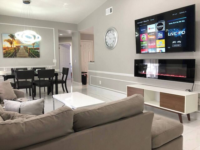 6183 サンドクレスト ウォーク トゥ ユニバーサル ! ニア ディズニー コンベンション