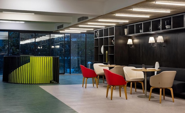 ヌオ バイ ジャスタ