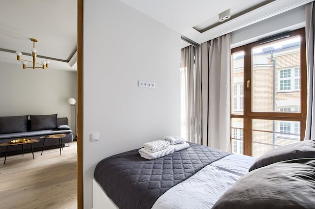 フレイ ホームズ シエドミオグロズカ アパートメンツ