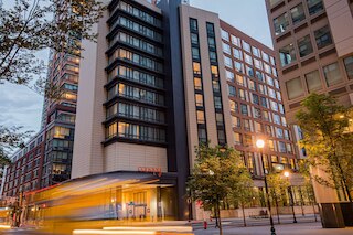 キャノピー バイ ヒルトン ジャージー シティ アーツ ディストリクト