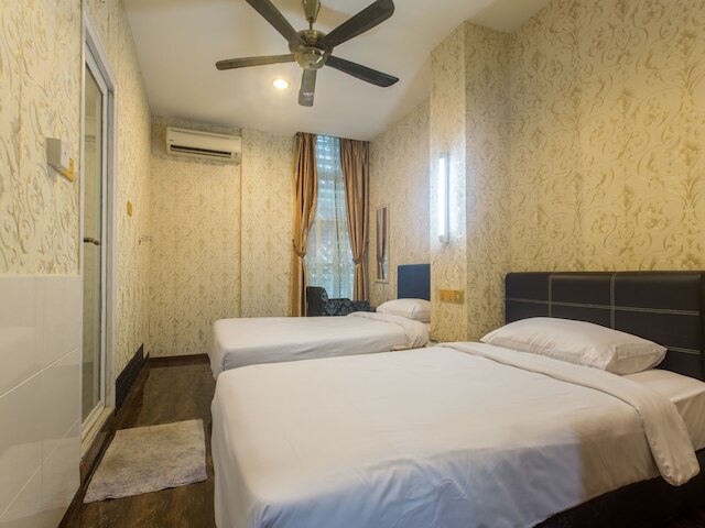 ホテル O レベッカズ ホームズ