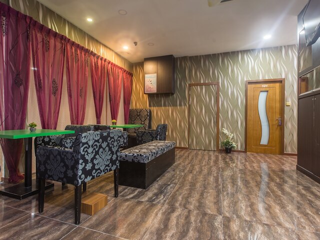 ホテル O レベッカズ ホームズ