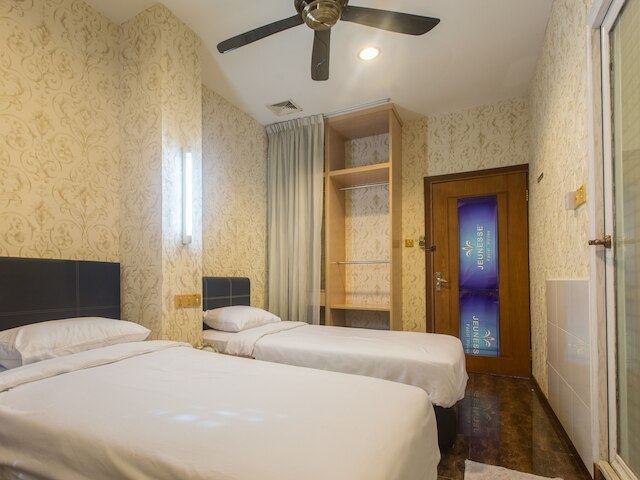 ホテル O レベッカズ ホームズ