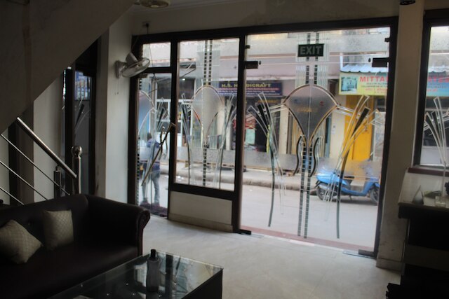 スノー ホワイト DXス アット ニューデリー レイルウェイ スーョン