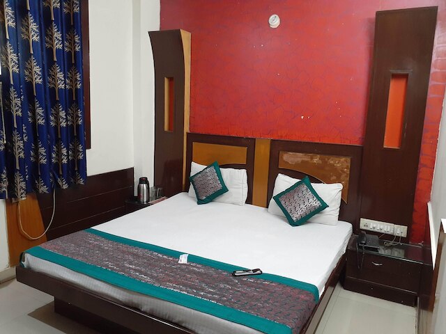 スノー ホワイト DXス アット ニューデリー レイルウェイ スーョン