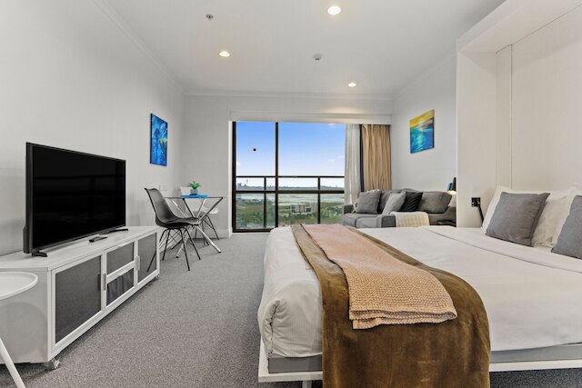 シー シティ ビューズ タカプナ スタジオ W カーパーク