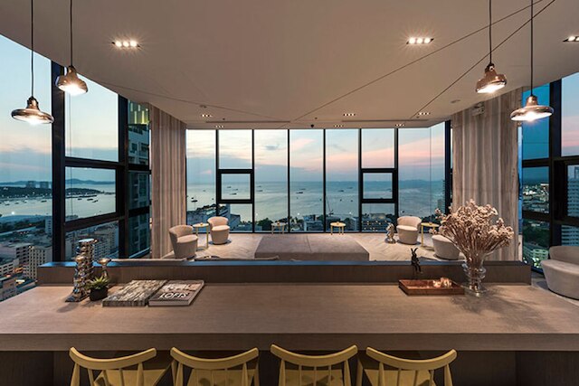 ポニーズ ホームステイ - ザ ベース コンド -