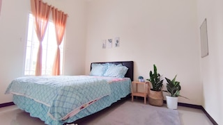 スラバヤ ホーミー、ITS 近く