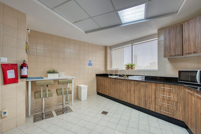 R&H ブルジュ アル ノジョム