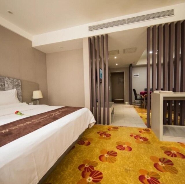 Urba Hotel · Xi'an North Railway Station