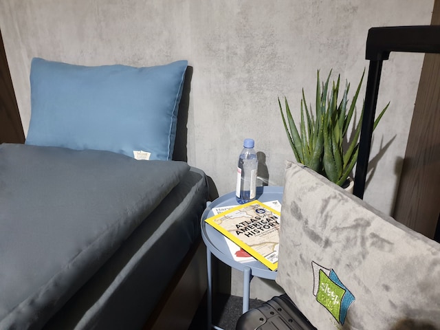 スリープオーバー ターミナル 1, コンコース D – フォーマリー スリープ ‘n フライ