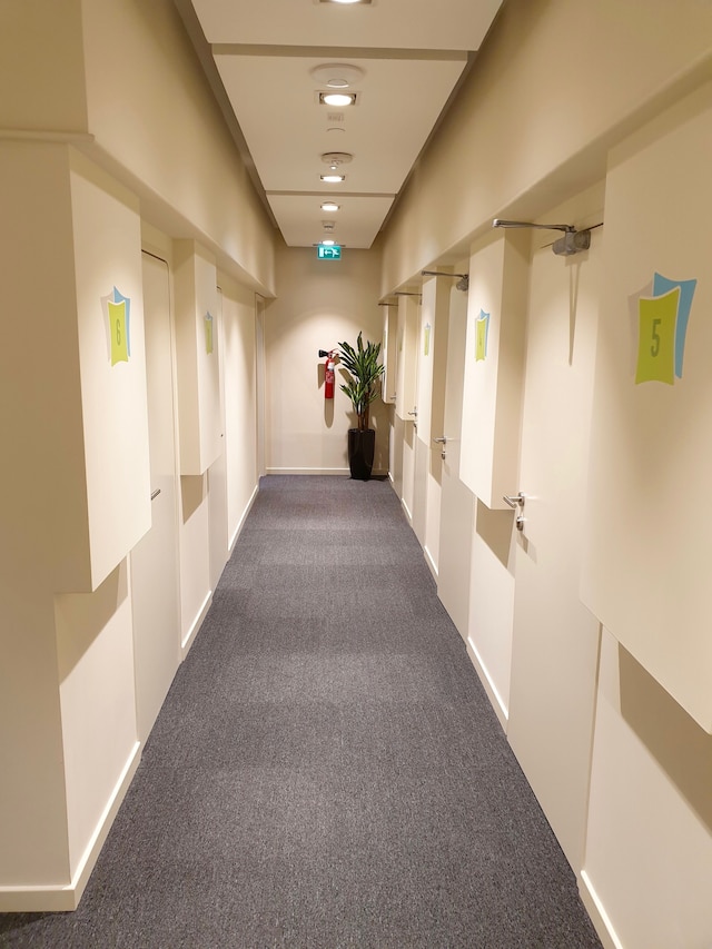 スリープオーバー ターミナル 1, コンコース D – フォーマリー スリープ ‘n フライ