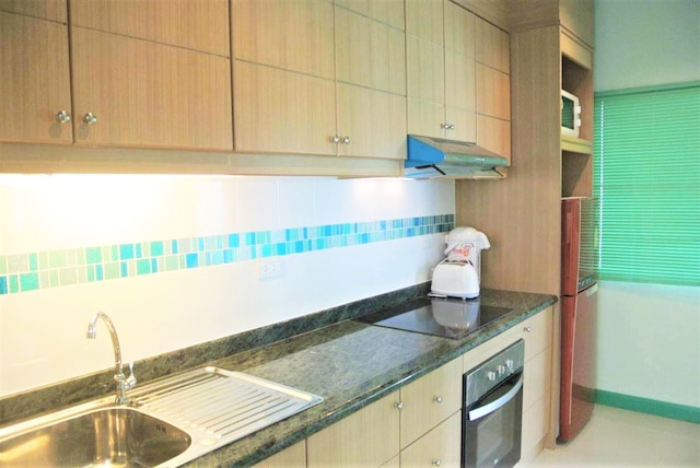 コーナー、ベッドルーム 1 室、コンドミニアム