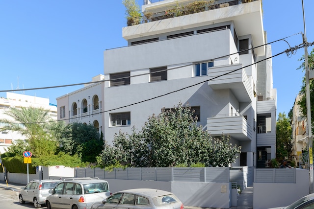 スペーシャス モダン アパートメント 1 ステップ トゥ ビーチ