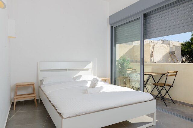 スペーシャス モダン アパートメント 1 ステップ トゥ ビーチ