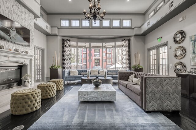 モダン アップタウン ダラス ステイ バイ アミファインハウス