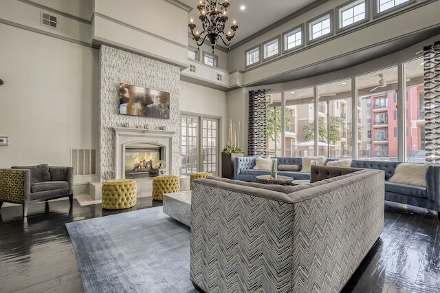 モダン アップタウン ダラス ステイ バイ アミファインハウス