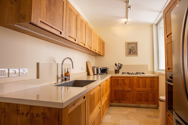 モダン & スタイリッシュ 3 ベッドルーム アパートメン ウィズ バルコニー