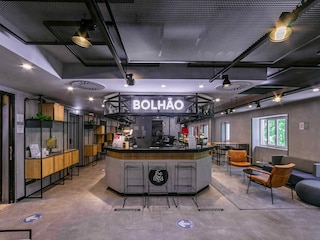 イビス ポルト セントロ メルカド ボリャオ