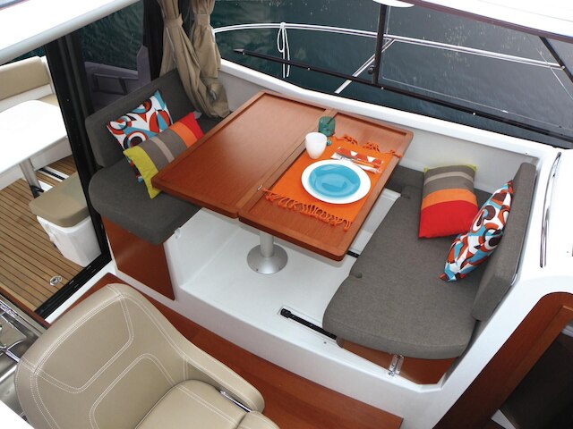 ラ ロシェル シュル ロー