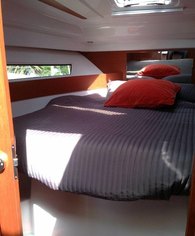 ラ ロシェル シュル ロー