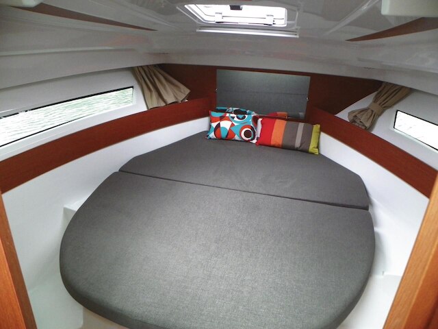 ラ ロシェル シュル ロー