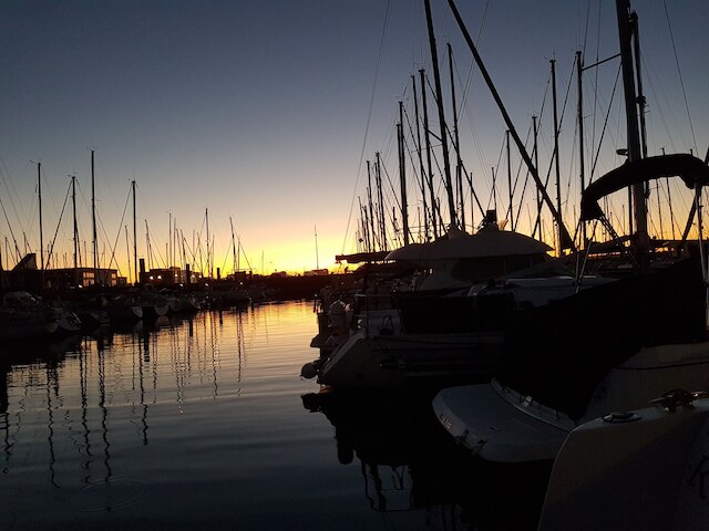 ラ ロシェル シュル ロー