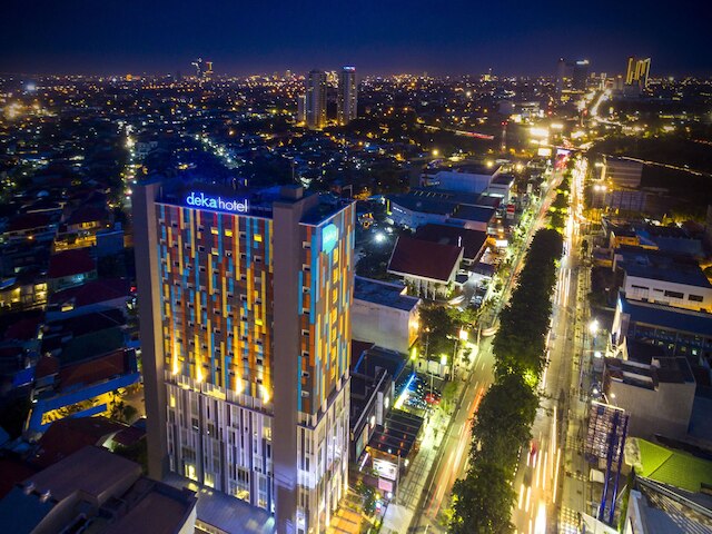 デカ ホテル スラバヤ HR ムハンマド