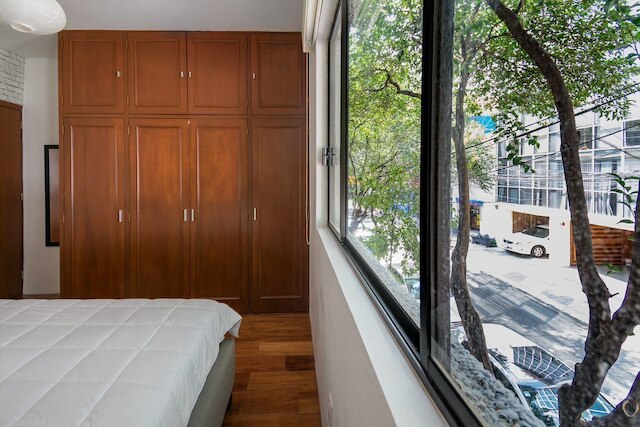 ジーブ クワイエット アンド コンフィー イン ザ ミドル オブ エブリーシング