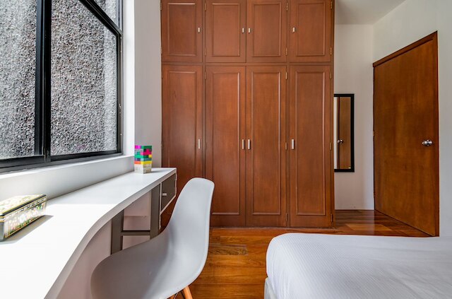 ジーブ クワイエット アンド コンフィー イン ザ ミドル オブ エブリーシング