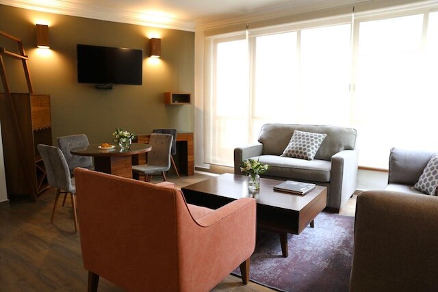 ジーブ デラックス 1 ベッドルーム アパートメント ア@ト レフォルマ