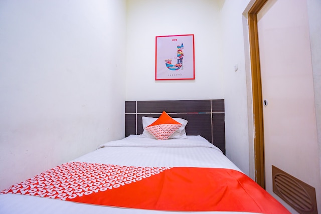 OYO 2357 シャリア グランド ラウダ