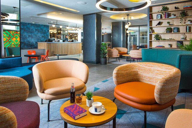 ハンプトン バイ ヒルトン ロンドン パーク ロイヤル