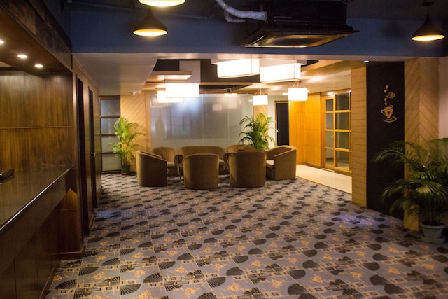 ザ エンチャンテッド