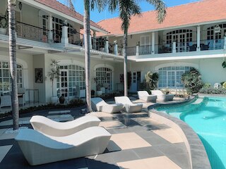 カーサ アルティスタ バイ ヴィラ クレスナ