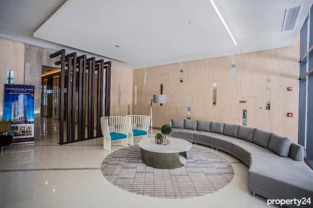 ワン イーストウッド アベニュー