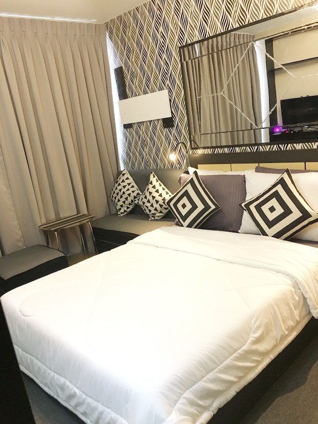 ワン イーストウッド アベニュー