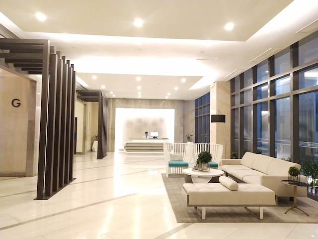 ワン イーストウッド アベニュー