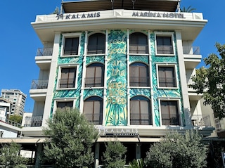 39 カラミス マリーナ ホテル