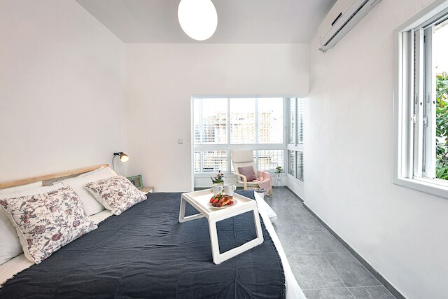 クワイエット ストリート イン ア セントラル ロケーション アパートメント