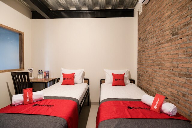 レッドドアーズ シャリア アット ババダン バル ジャカル