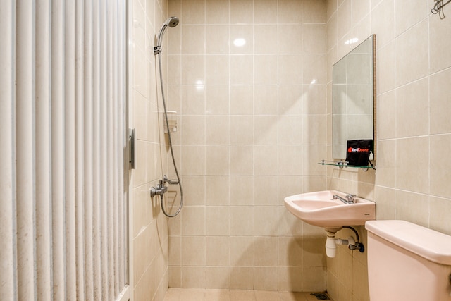 レッドドアーズ ニア ウンタグ スラバヤ