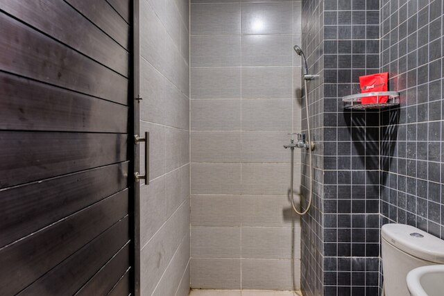 レッドドアーズ シャリア ニア アランガ ユニバーシティ キャンパス B