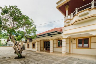 レッドドアーズ シャリア アット ジャラン ドタ マンシュール メダン