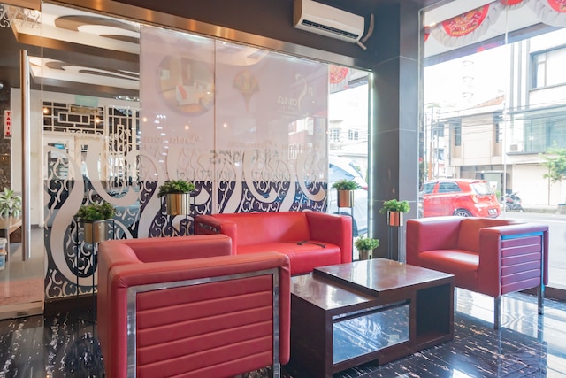 レッドドアーズ プレミアム ニア バンドン ステーション