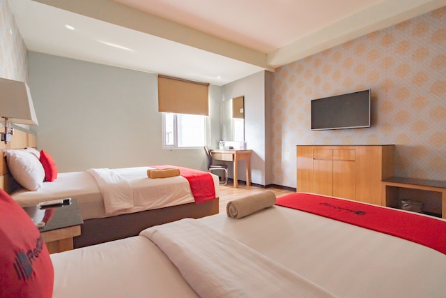 レッドドアーズ プレミアム ニア バンドン ステーション